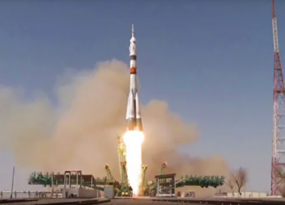 پرتاب فضاپیمای روسی گاکارین با سه خدمه به فضا