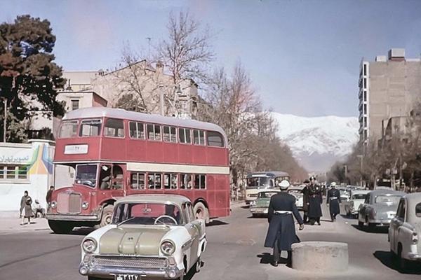 تصاویر زیرخاکی از اتوبوس های دو طبقه در تهران